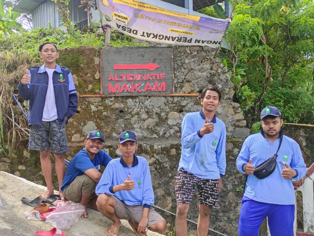 KKN UIN Walisongo Bangun Tembok Navigasi