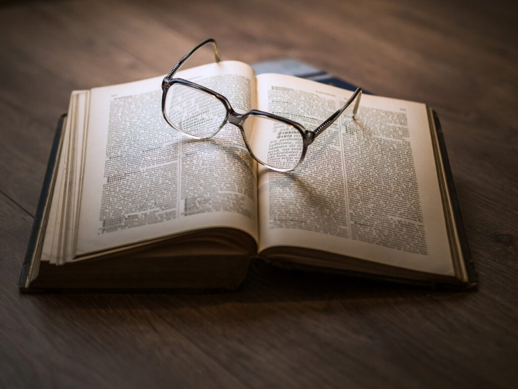 Kitab yang Tak Waras-Waras