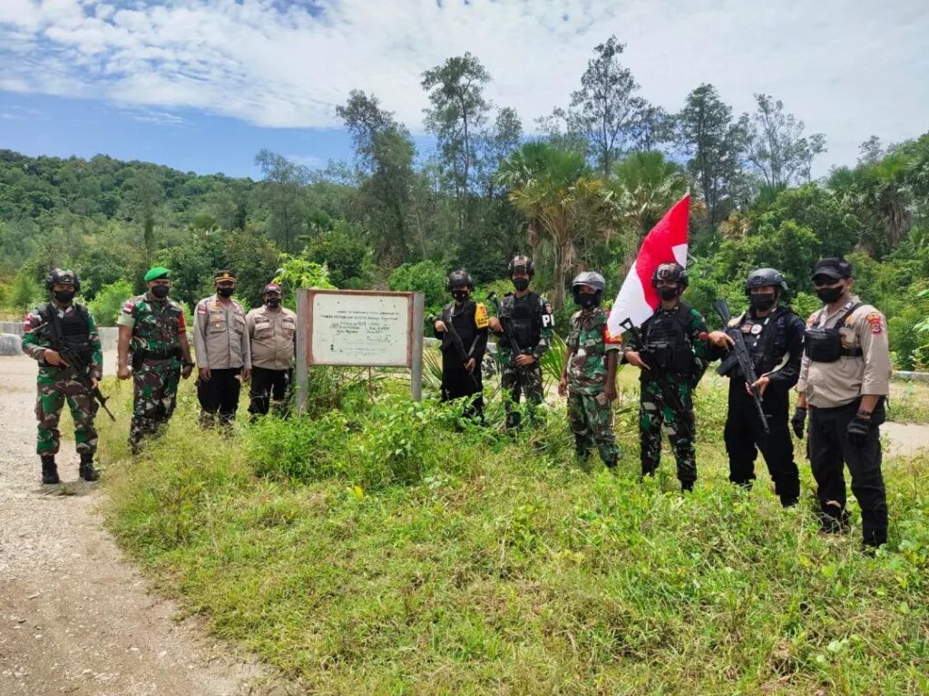 Tetangga Indonesia Mau Pilpres, Satgas Perbatasan Yonif 743/PSY Patroli Bersama Polri