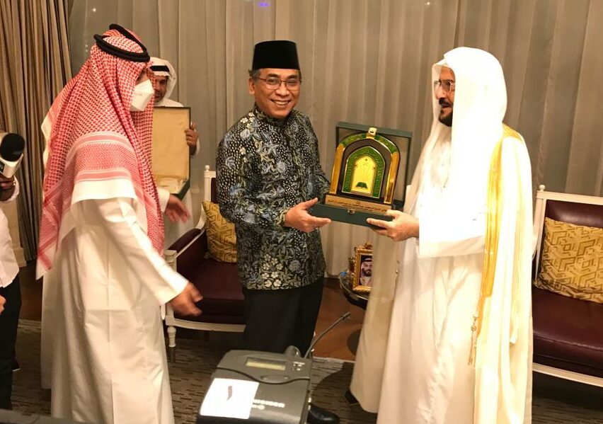 Menteri Saudi Bertemu Ketum PBNU dan Dirjen Bimas Islam, Bahas Citra Islam Dunia