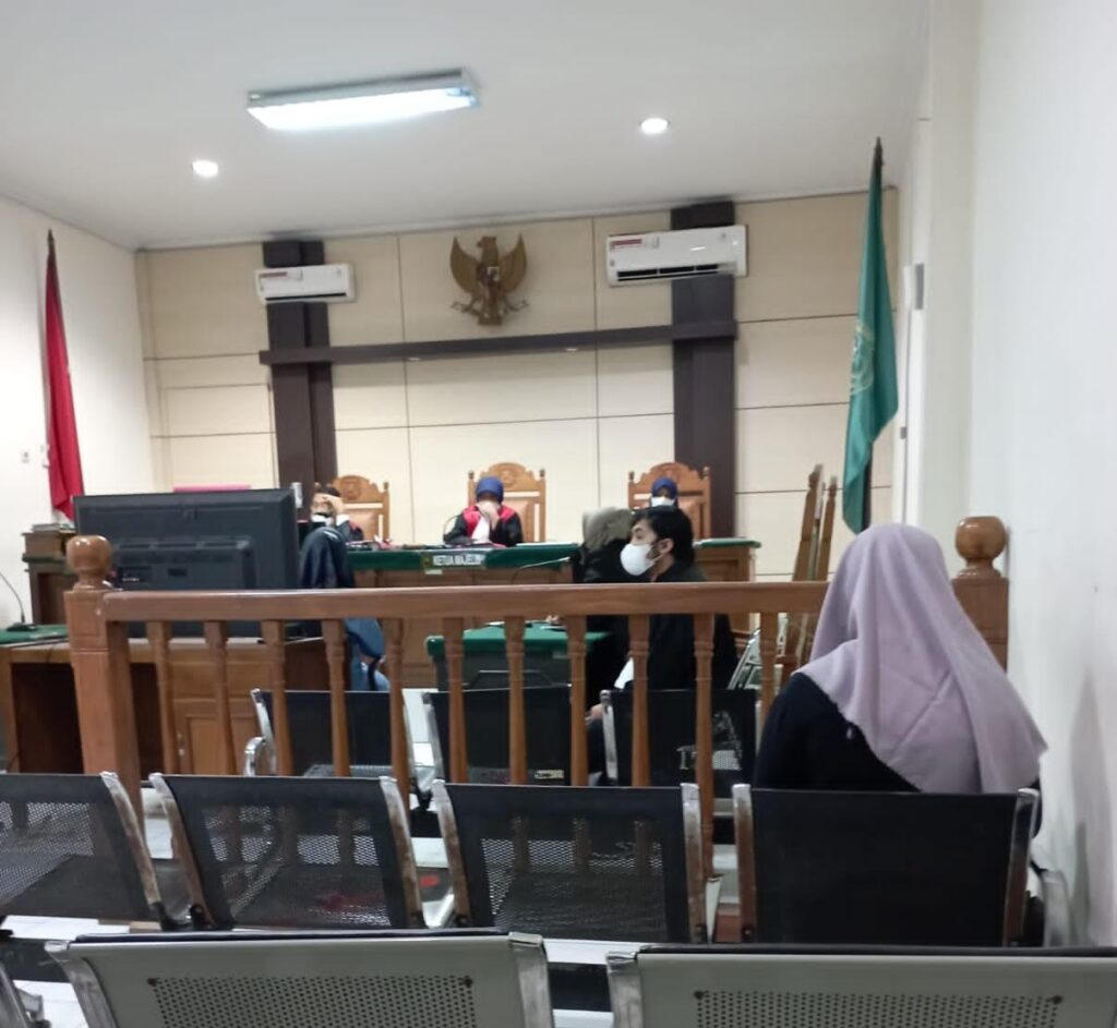 Hakim ke Ibu Pembacok Mahasiswa Unwahas: Bayangkan Anakmu Merantau Lalu Dibacok atau Mati
