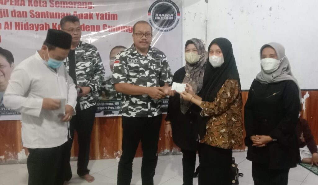 Cari Berkah Ramadhan Bapera Semarang Adakan Baksos