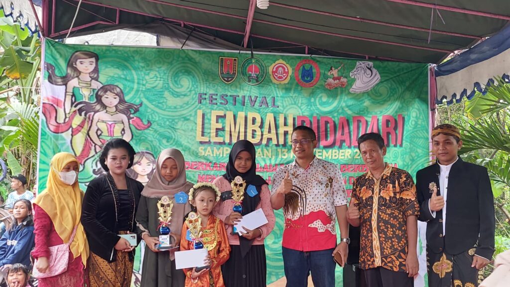 Warga Sampangan Ramaikan Festival Lembah Bidadari