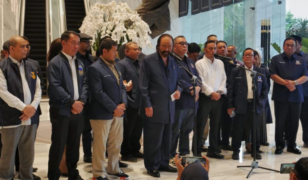 Nasdem Ditendang, Nasdem Melawan