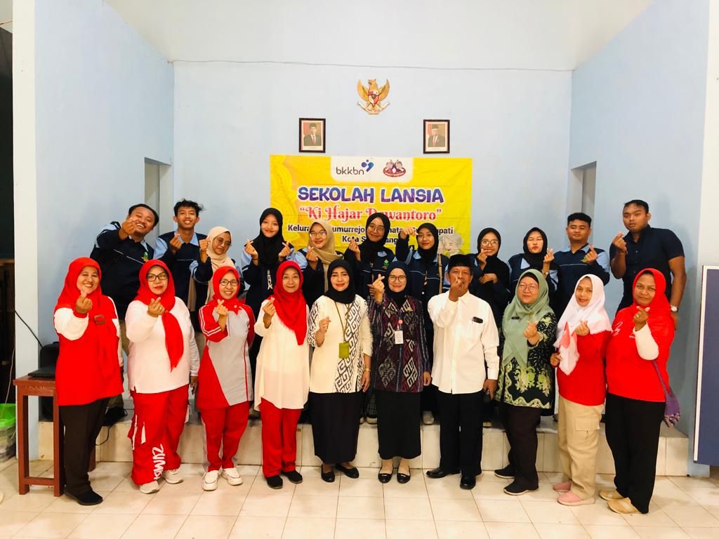 Antusiasme Lansia, KKN MIT 16 UIN Walisongo Meriahkan Sekolah Lansia Sumurrejo