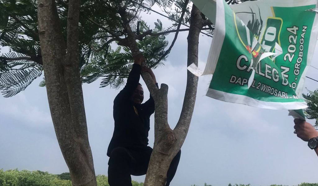 Bawaslu Grobogan Copot 3.314 Alat Peraga Kampanye yang Melanggar Ketentuan