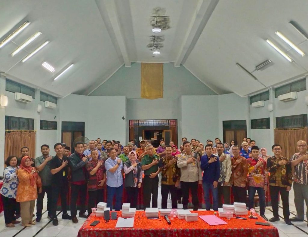 Rapat Pleno Daftar Pemilih Hasil Pemutakhiran (DPHP) Pilkada Serentak 2024 di PPK Gunungpati