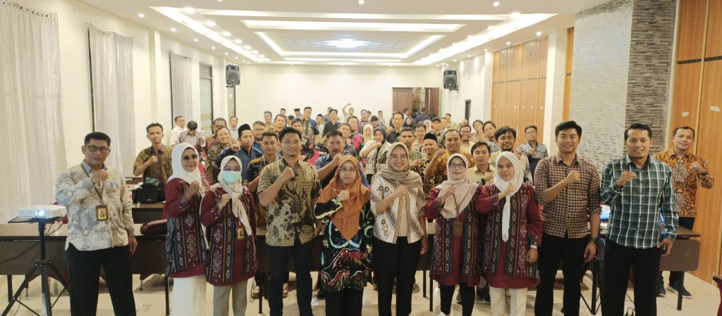 Panwaslucam Suradadi Hadiri Bimtek Penanganan Temuan Dan Laporan Pelanggaran Pemilihan Serentak 2024