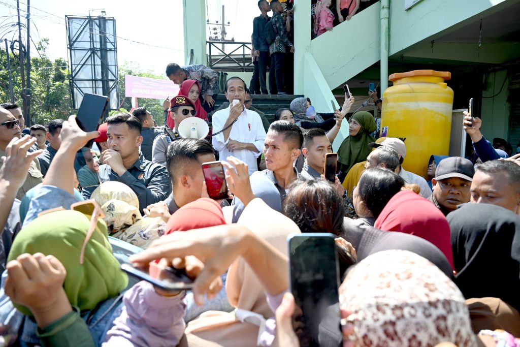 Gaya Unik Presiden Jokowi Pamitan: Saya Mohon Maaf Pangapunten Nggih