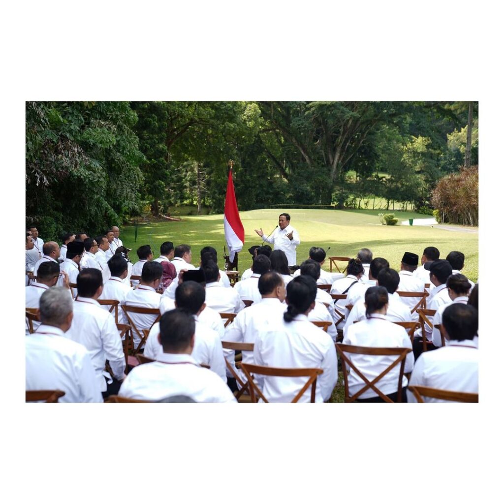 Ning Ngarep Menteri, Presiden Prabowo Singgung Paku Pulau Jawa dan Penjajah, Ono Opo Ya?