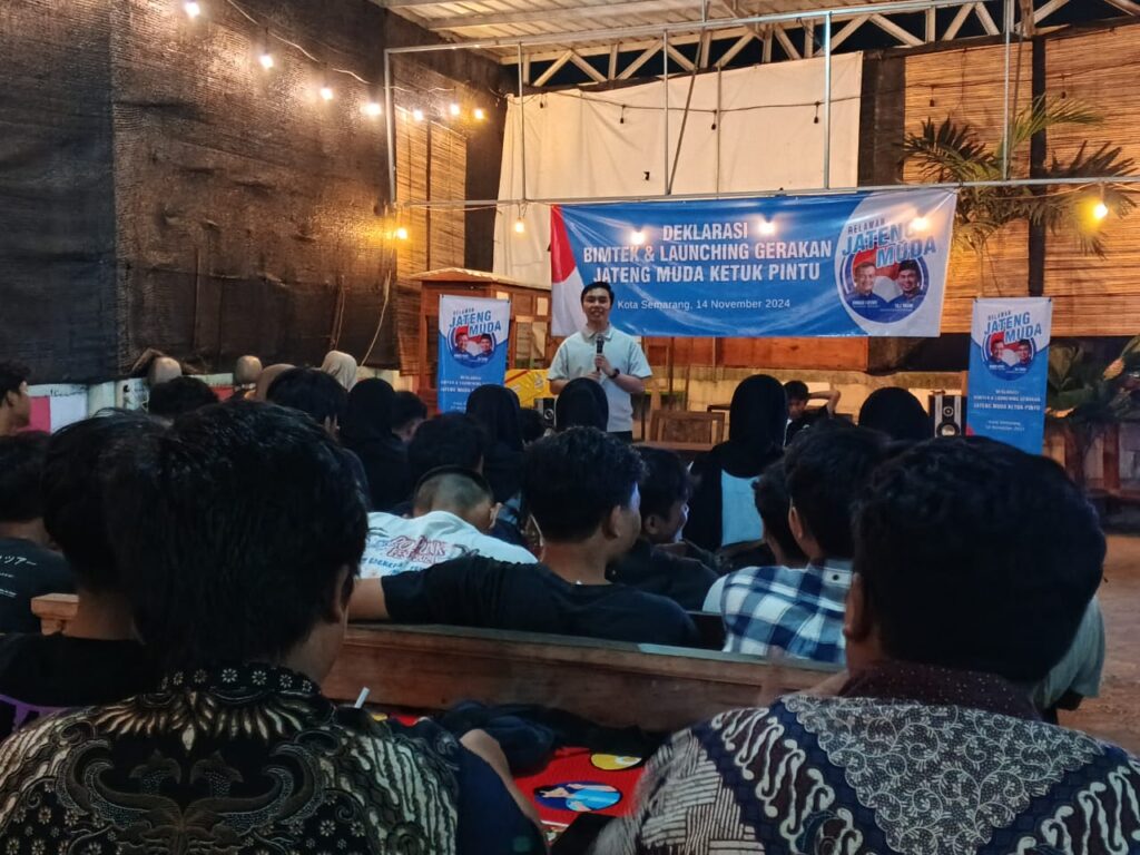 Ratusan Gen Z di Semarang Deklarasi Dukung Luthfi-Yasin, Andalkan Gerakan Ketuk Pintu