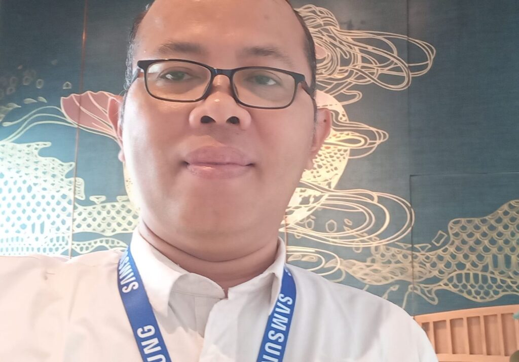 Di Atas Bendera Konstitusi Baru