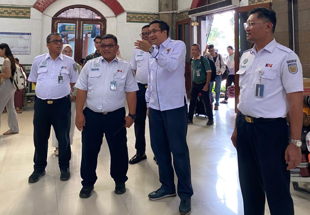 BPKN RI Cek Antisipasi KAI Hadapi Lonjakan Penumpang dan Cuaca Ekstrem di Stasiun Tawang