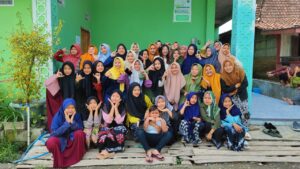Santri Ponpes Bustanul Arifin usai ikuti program Bahasa Inggris. Dokumen untuk Harian Semarang