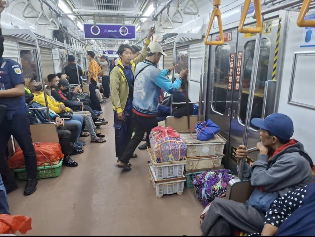 Kereta Api Petani-Pedagang, Wujud Empati PT KAI