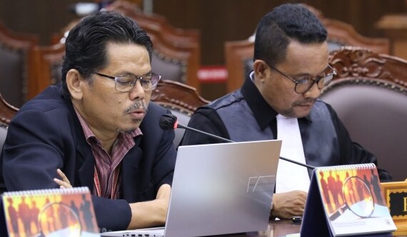 Wah Hot, MK Diminta Putuskan Verifikasi Ijazah Pejabat Publik Wajib Asli Jangan Fotokopi Dong