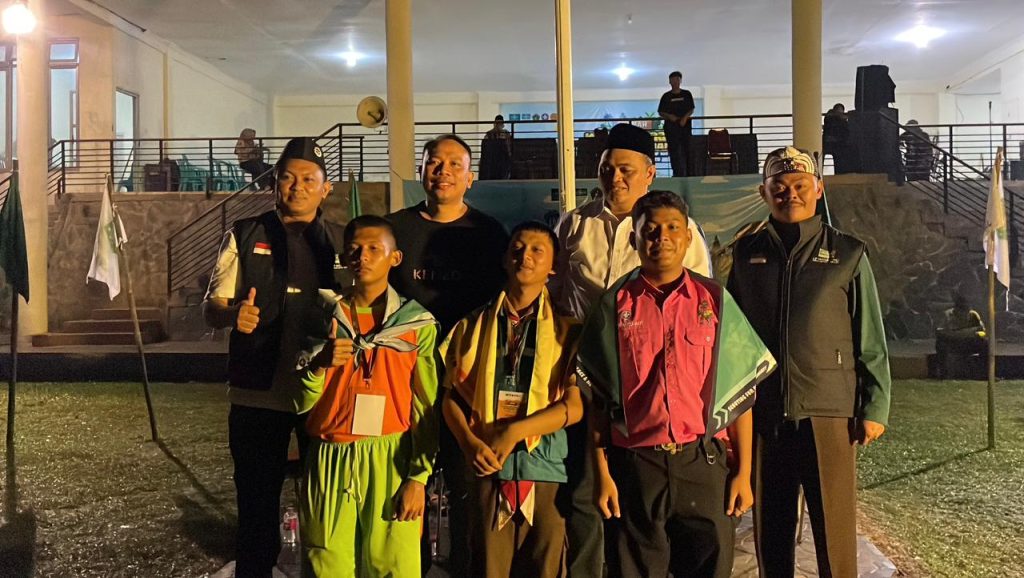 Vicky Prasetyo dan Wakil DPRD Sambangi Peserta Kemah Maarif NU Jateng