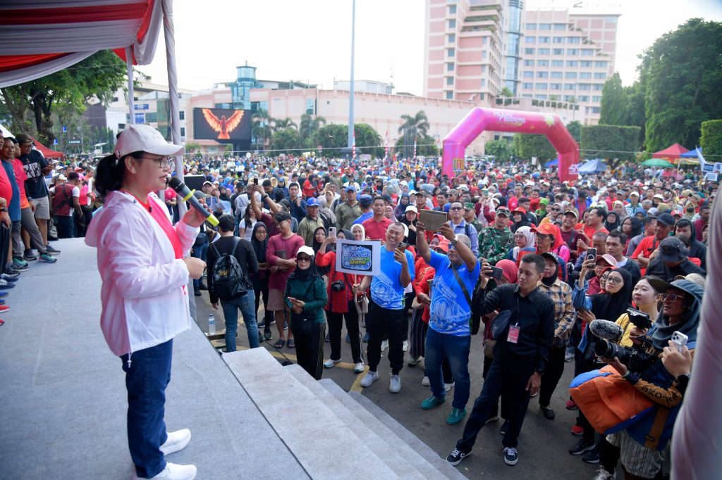 Agustina Lepas Ribuan Peserta Mlaku Bareng 479, Bawa Pesan Semarang Bergerak Bersama