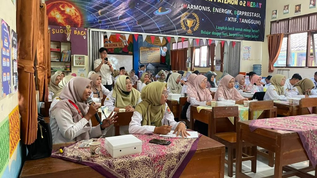 KKG Gugus Dewi Kunthi Gelar Pelatihan Public Speaking for Teacher